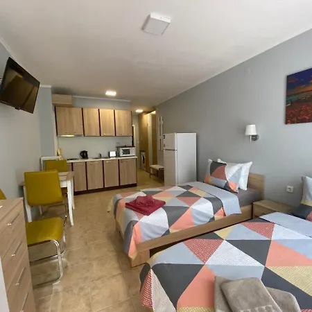 Anita B16 Sunny Lägenhet Slăntjev Brjag