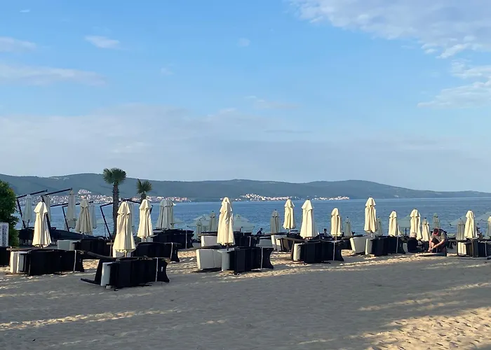 Anita B16 Sunny Apartmán *